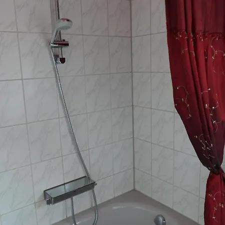 Lucy's Haus - Apartment